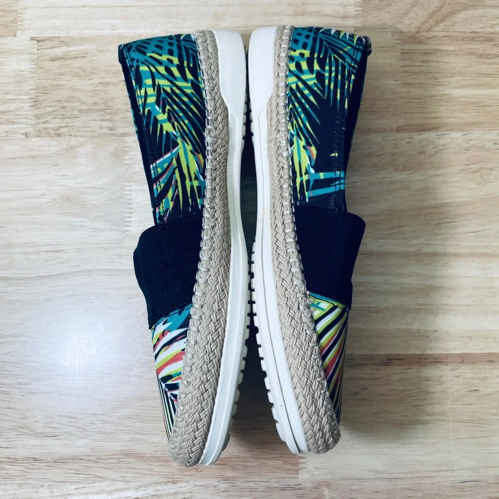 Anne Klein Akzilya Tropical Palm Leaf Espadrille Flats Teal Multi Women's 7M